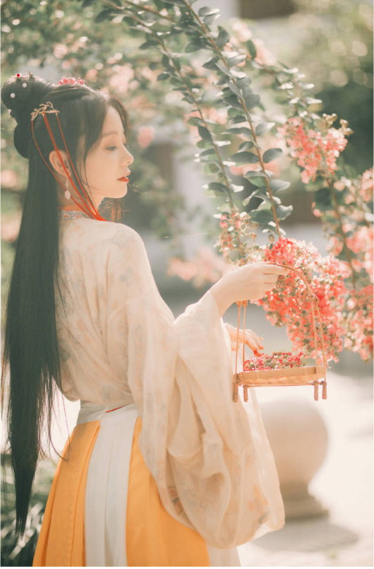心理测试：4个古风美女，谁在愁思？测你的让步能换来对方理解吗