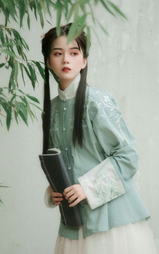 心理测试：4个古风美女，谁在愁思？测你的让步能换来对方理解吗