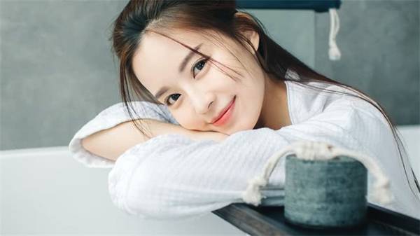 算不上无情,只是理智胜过冲动的3个星座