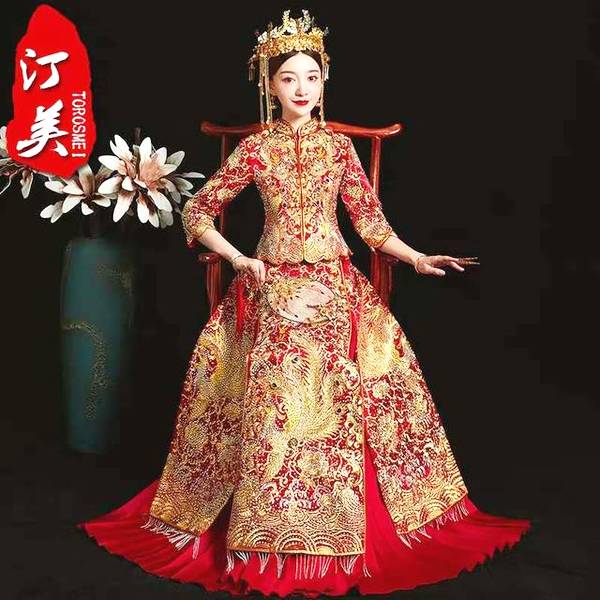 心理测试:你想穿哪件秀禾服?测你在爱情路上还有多久
