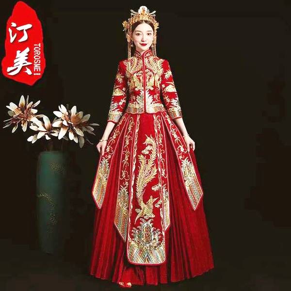 心理测试:你想穿哪件秀禾服?测你在爱情路上还有多久