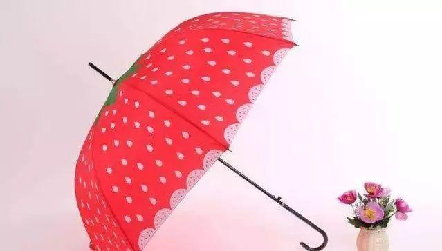 心理测试——下雨时你选哪一把？测今生谁会对你不离不弃~