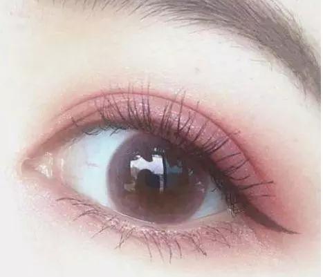 心理测试:4种创意眼妆,哪种最美?测你近期的桃花运有多旺?