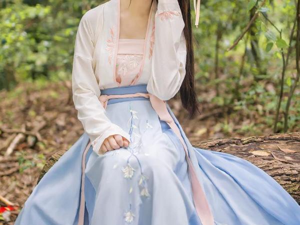 心理测试：3件古装，哪件最美，测你今生富贵还是贫贱！