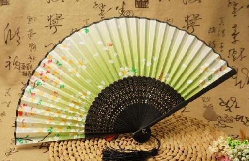 心理测试:挑选一把独特的古风扇,测一测你十月的财运好不好?