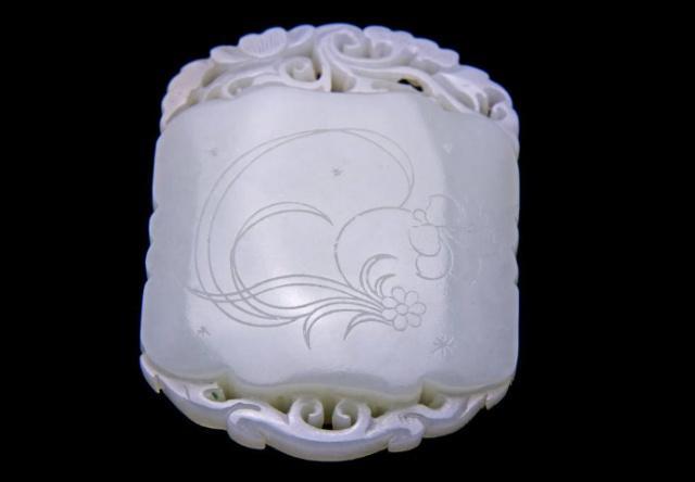 趣味测试:选一个你喜欢的玉佩,测你前世爱人的身份